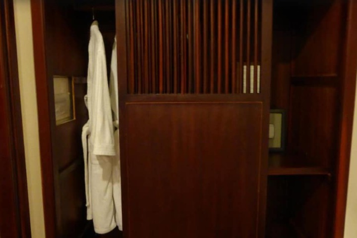 Room 11 of 52
