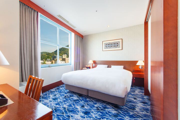 Room 30 of 175