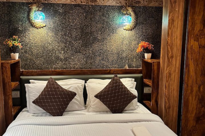 Room 48 of 63