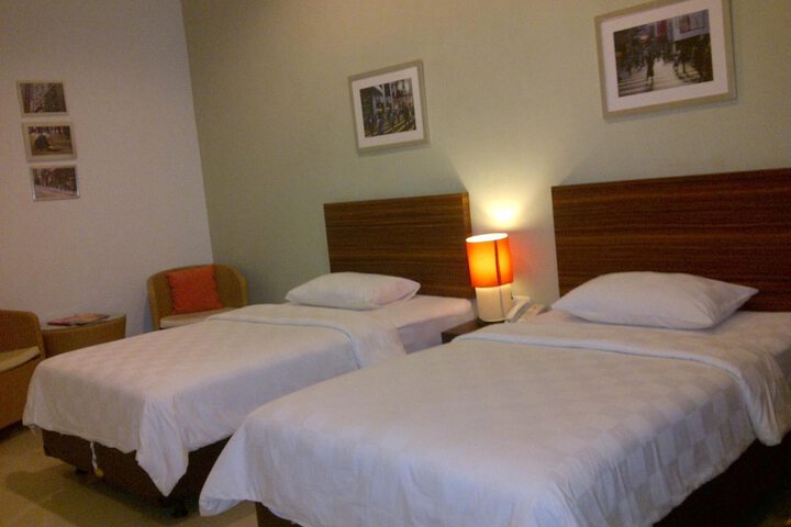 Room 17 of 37