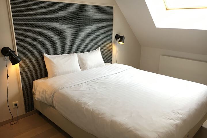 Room 8 of 44