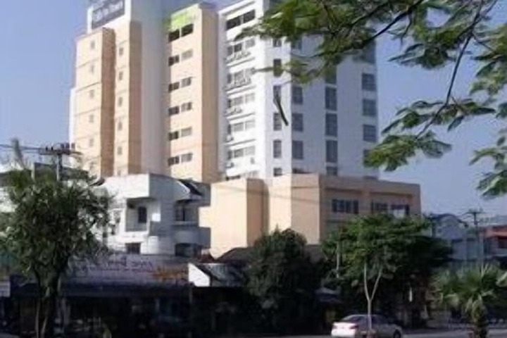Hotel 27 of 28