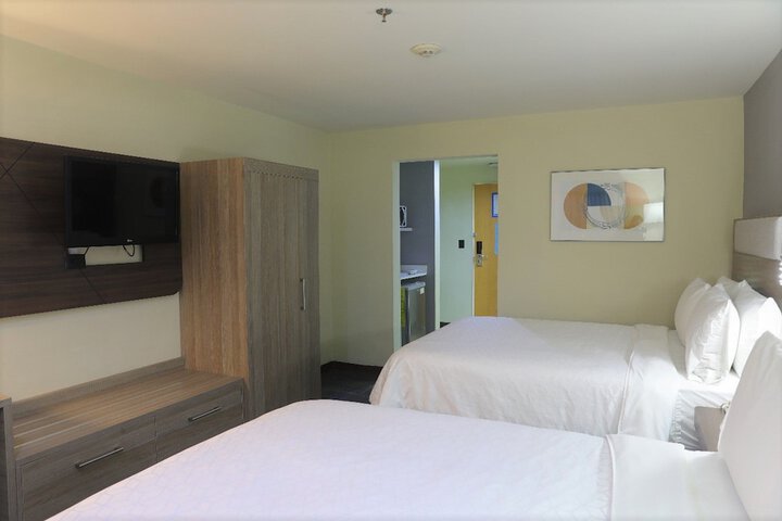 Room 15 of 114