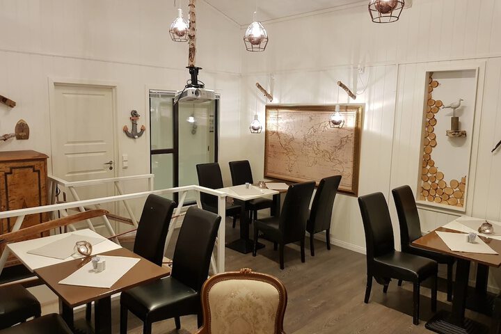 Dining 50 of 76