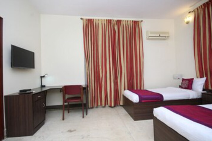 Room 18 of 23