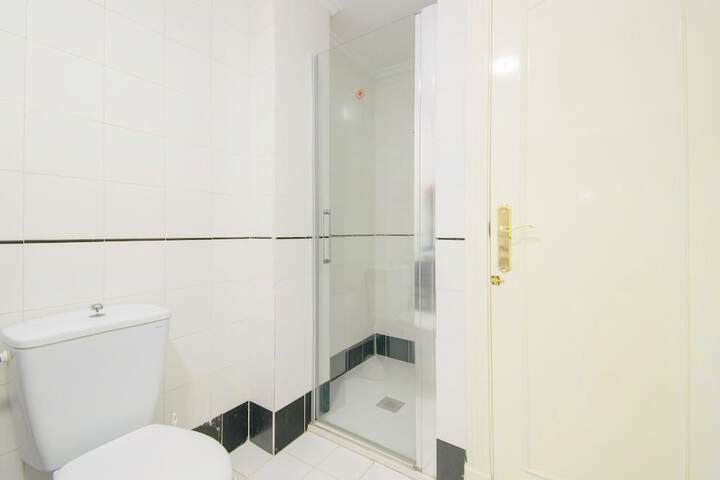 Room 18 of 26