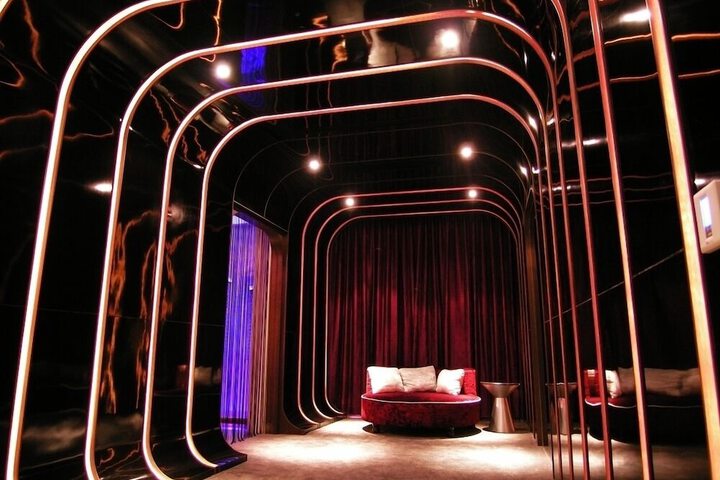Room 46 of 100