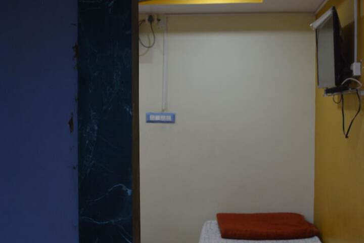 Room 50 of 94