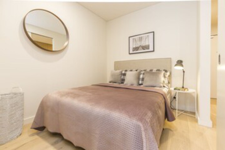 Room 9 of 12