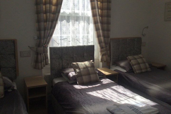 Room 37 of 170
