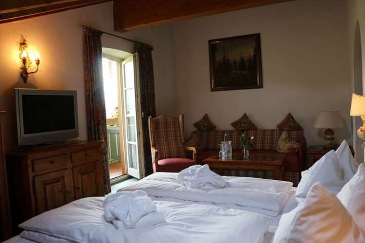 Room 16 of 49