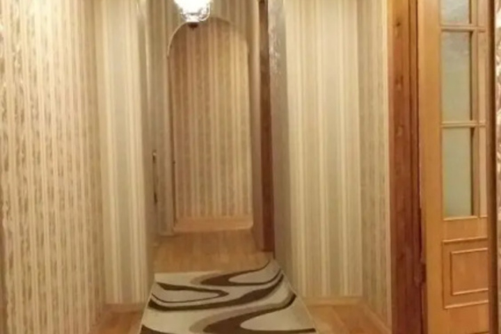 Room 11 of 16