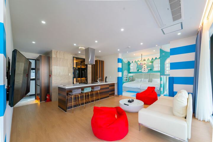 Room 26 of 60