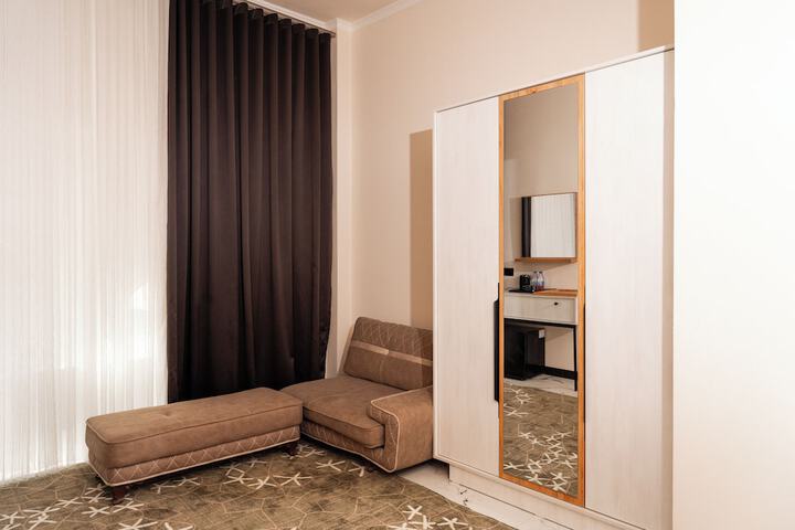 Room 30 of 50