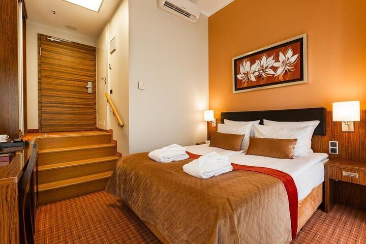 Room 20 of 63