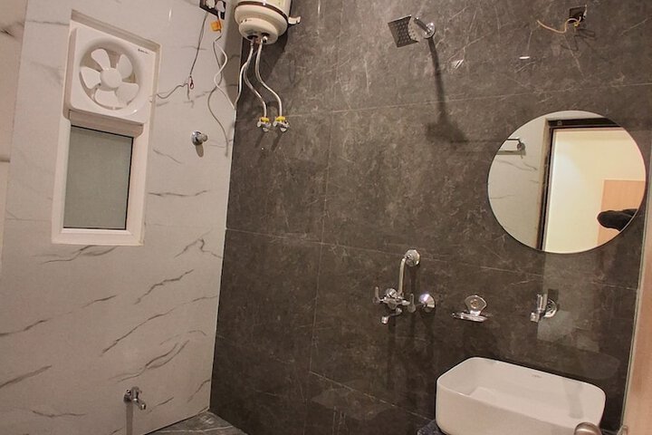 Room 14 of 16