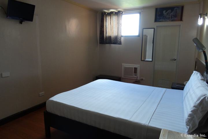 Room 8 of 36