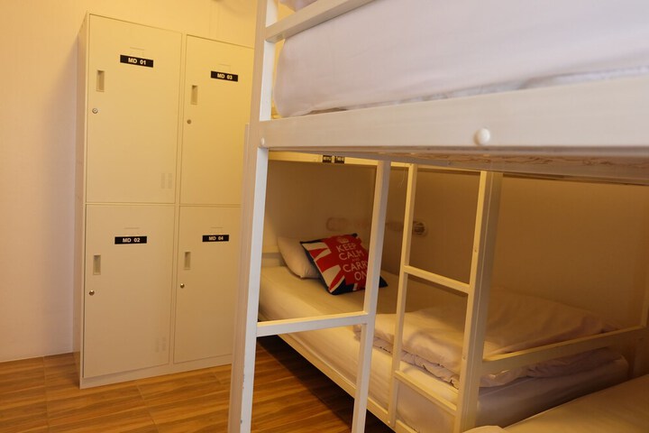 Room 11 of 37