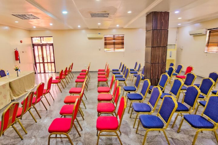 Ballroom/Hall 70 of 81