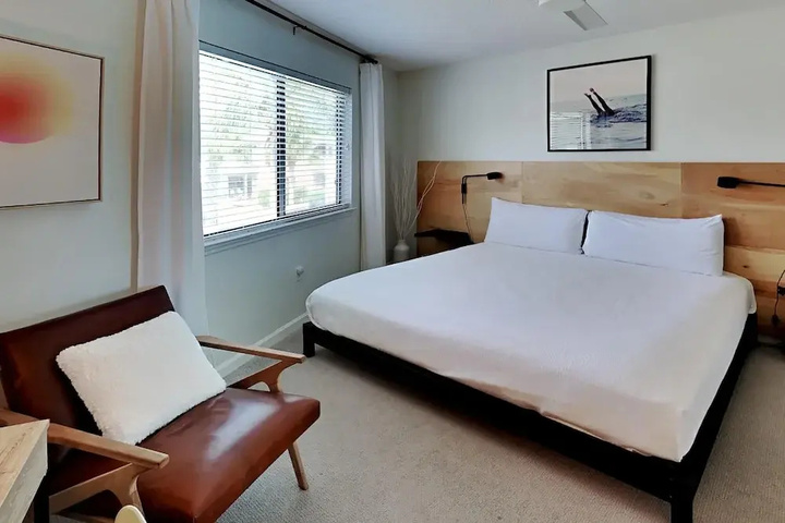 Room 2 of 18