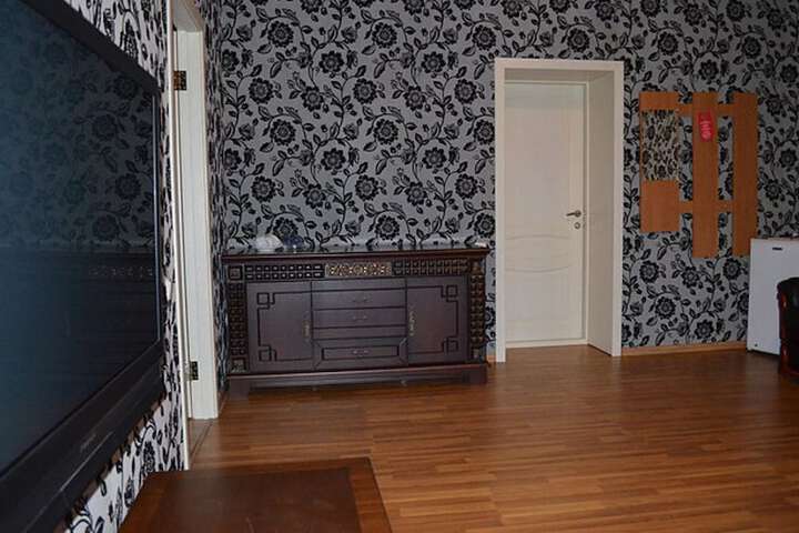 Room 18 of 93