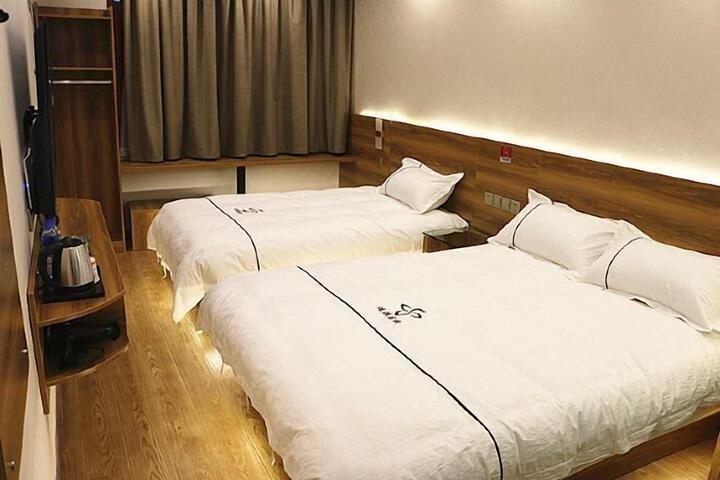 Room 107 of 142