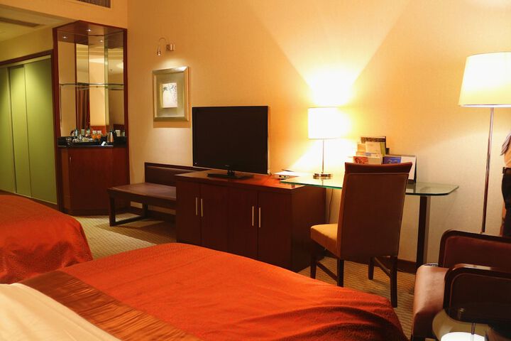 Room 26 of 38