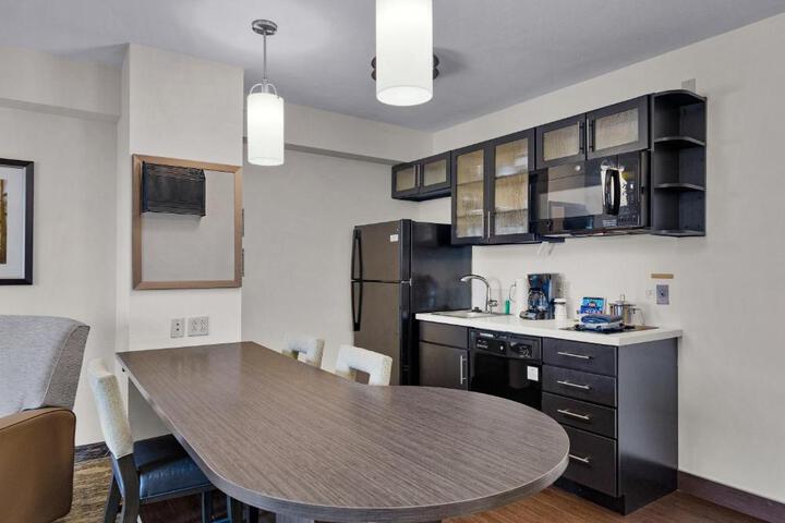 Studio Suite (2 of 10)