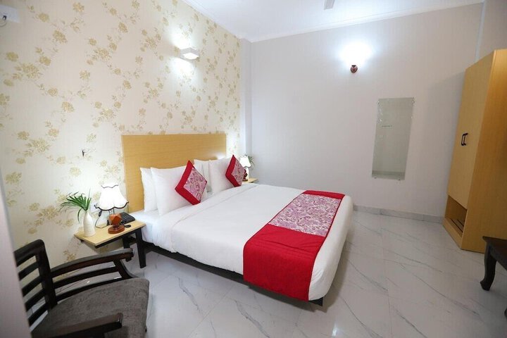 Room 10 of 20