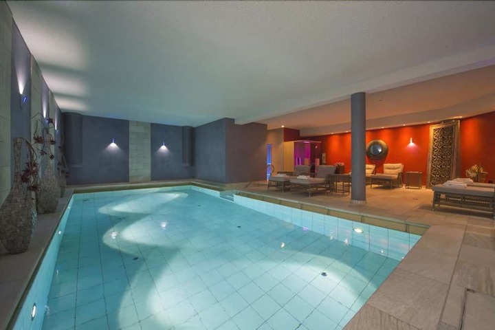 Pools & Facilities
