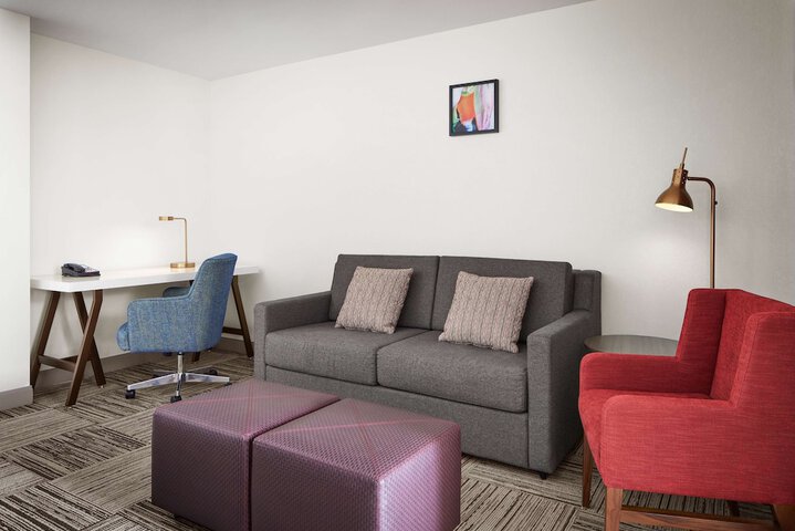 Room 11 of 32
