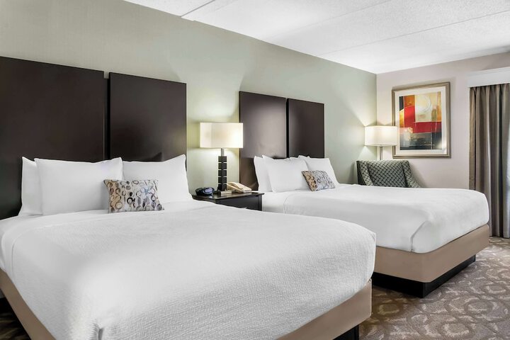 2 Queen Beds (8 of 16)