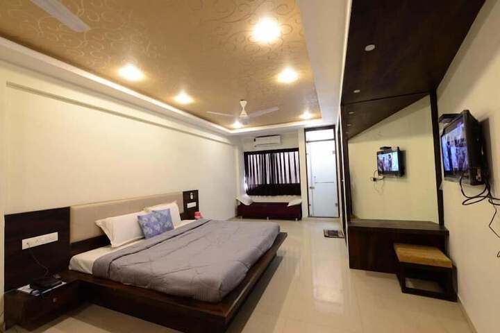 Room 5 of 23