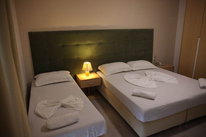Room 6 of 15