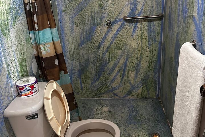 Room 4 of 20