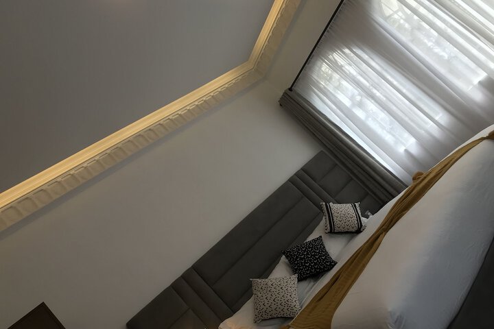Room 9 of 329