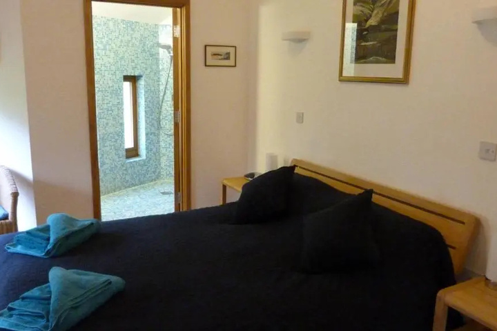 Room 2 of 12