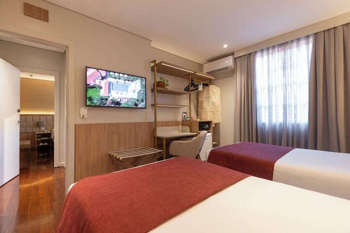 Room 44 of 149