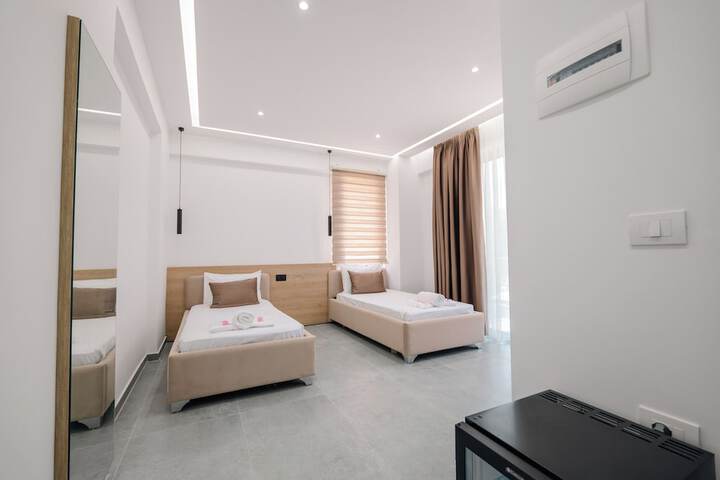 Room 19 of 35
