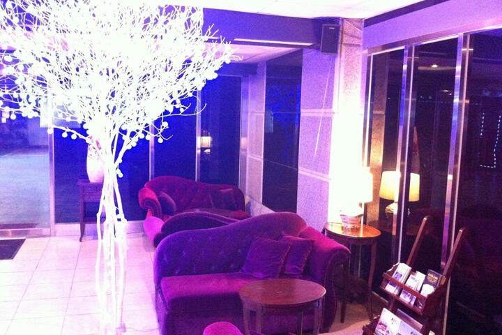 Room 3 of 6