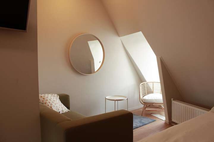 Room 5 of 44