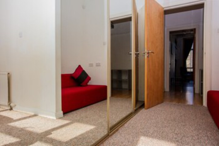 Room 28 of 30