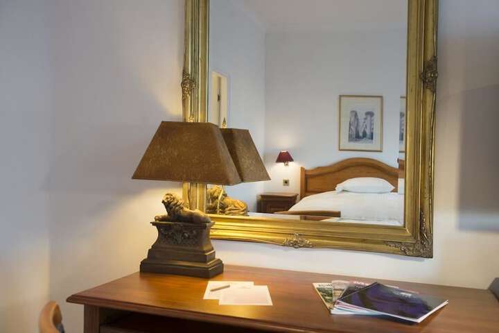 Room 5 of 33