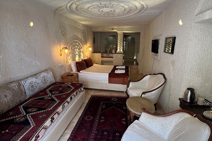 Room 44 of 67