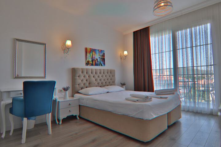 Room 12 of 117