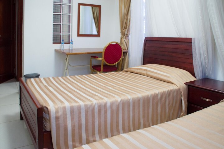Room 15 of 32