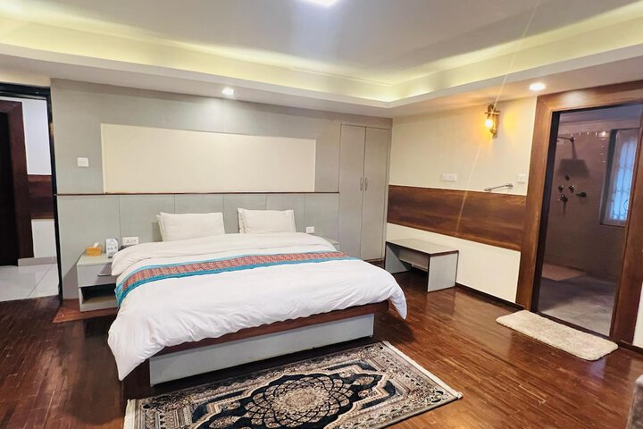 Room 3 of 19