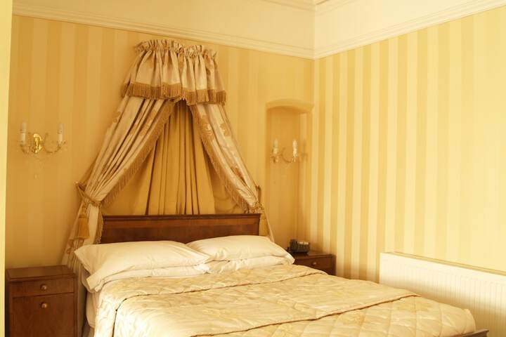 Room 36 of 74