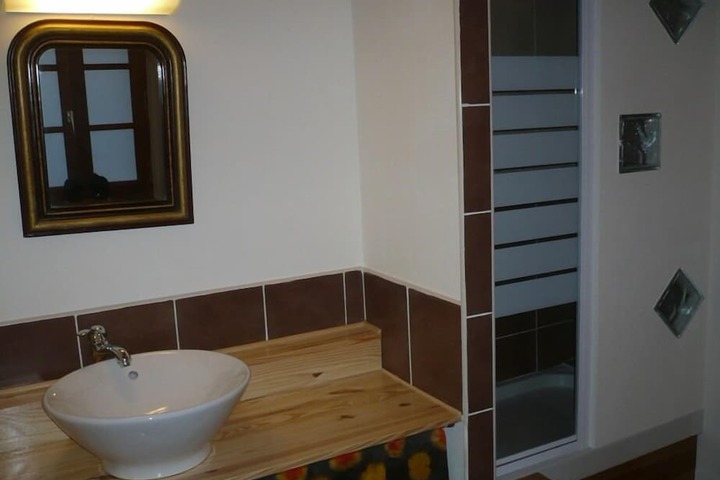 Room 8 of 23