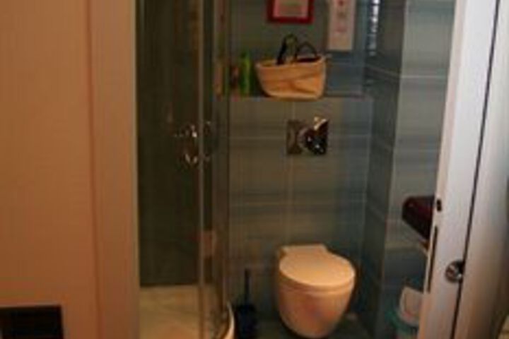 Room 2 of 21
